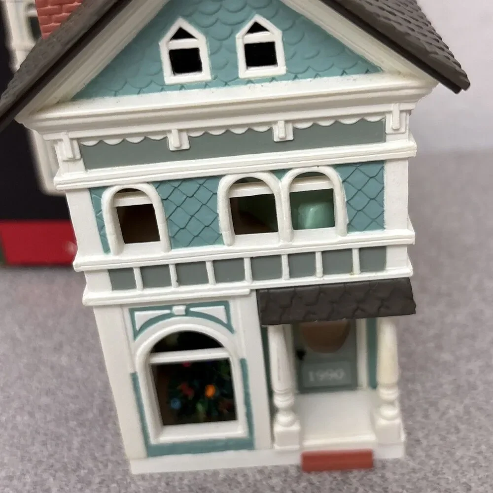 Hallmark Keepsake Ornament Nostalgic Houses & Shops Lot, Holiday Home And‎ Cafe